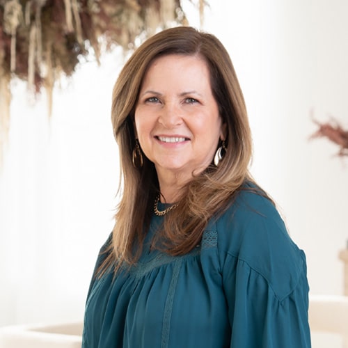 Featured - Pam Holcomb